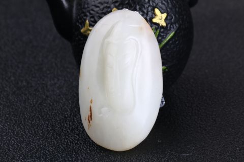 和田玉只有在中国才受欢迎?国际市场上的确比不过翡翠!