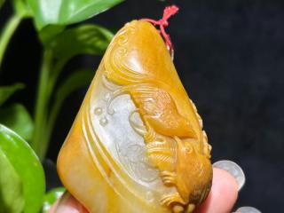 —和田玉籽料俏色巧雕安居乐业