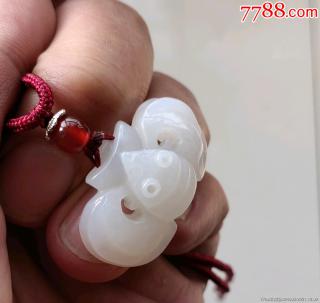 新疆和田玉羊脂白玉福在眼前挂件