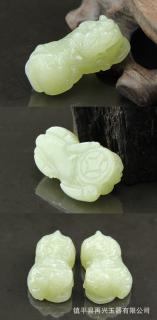 再兴玉斋 批发供应和田玉貔貅挂件 招财辟邪貔貅玉石吊坠