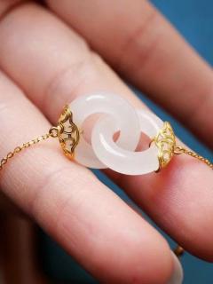我是来买和田玉项链的😂结果被翡翠中草了