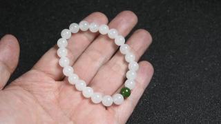 李女士戴和田玉手串后气质大变✨